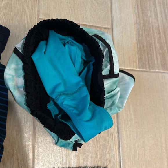 Lululemon Track Short Size 4 - Picture 5 of 8